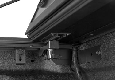BAK 15-20 Ford F-150 5.7ft. Bed BAKFlip MX4 TS